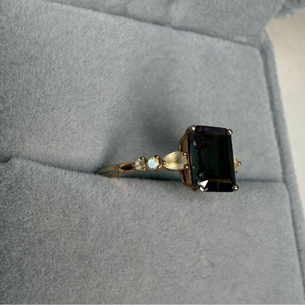 Custom made alexandrite, moonstone and rose gold ring - Picture 5 of 10